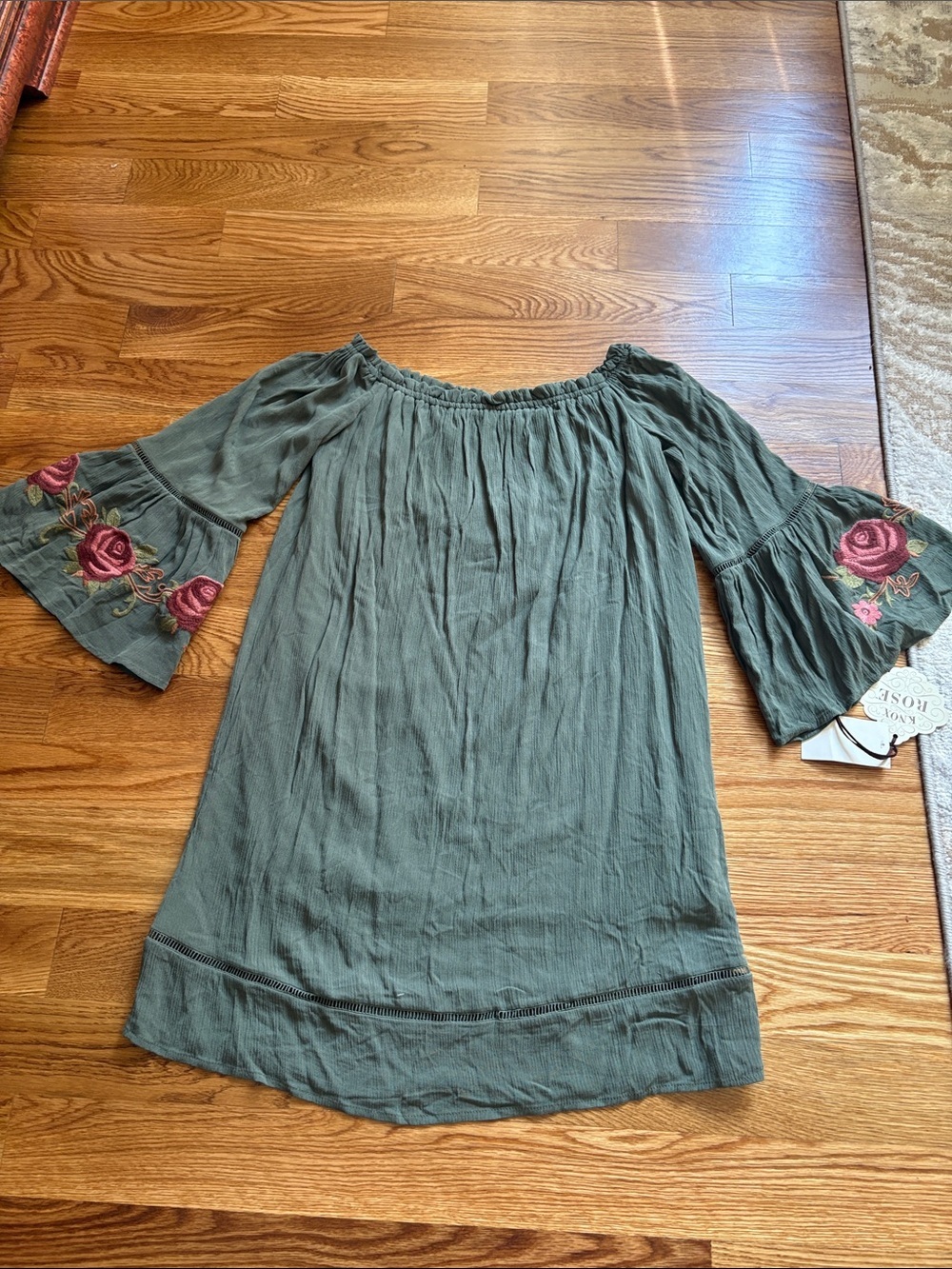 NWT Knox Rose Olive Green Off-Shoulder Dress Rose Embroidery bell 3/4 sleeve M